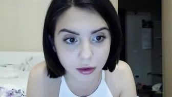 mismj Pretty babenka bends beautiful tits