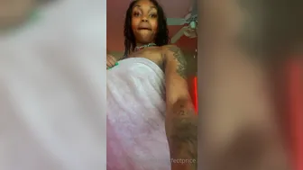 IndiaVvs onlyfans  Mom with huge tits