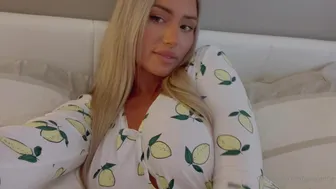 Gee Gentle aka onlyfans  jerking off to music