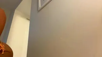 Emmy Elliott aka Emmy Corinne onlyfans Busty confused girl fucks cunt