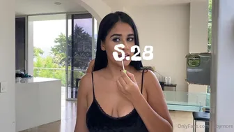COLOMBIAN PUSSY aka Ruby More aka rubymore onlyfans Crazy chick caresses sex lips