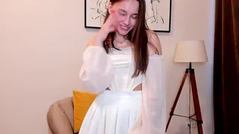 eleonora_linn Crazy Blonde Masturbates Vagina