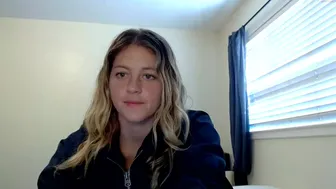 rebeccafields_06052022 chaturbate  pushes the whole toy