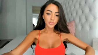 iamjoyxs chaturbate  posing for the camera exposing her sexy body