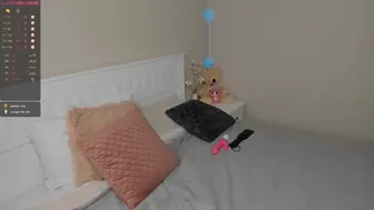 misssweettie chaturbate  pounding her pussy with a big dildo