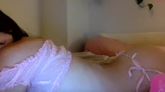 shygirllxo chaturbate Black-haired beauty pulls sex lips