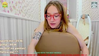 kali_coy chaturbate Plump brunette masturbating pussy with her hand