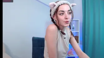 derla_meow chaturbate Beautiful lady effectively caresses her anus with her fingers-