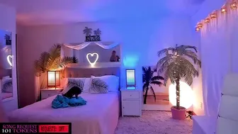 amyvalentine Charming bitch jerks pussy and cums