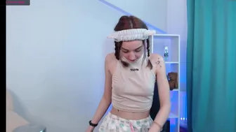 derla_meow chaturbate Nude bitch fucks anus ass