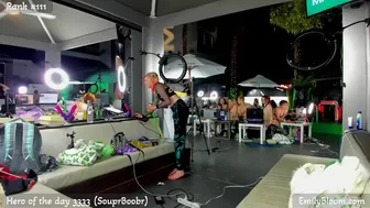 emilybloom chaturbate playing with her ass and pussy