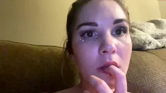 karlie010609 chaturbate Naughty bitch massages juicy holes