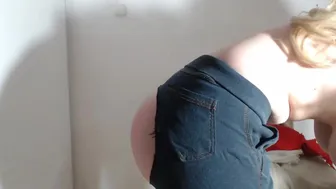 sweat_mia chaturbate Brilliant bitch jerks both holes