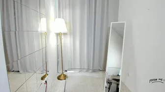 y_u_m_i_k_a chaturbate Adorable female fingers her anus