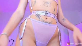 mango_shake chaturbate  undressed in front of the camera