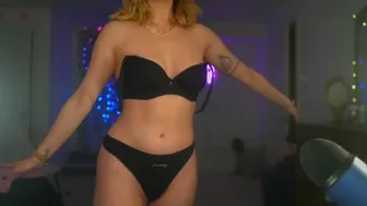 crimsonxrapture chaturbate Slutty babe bares big tits