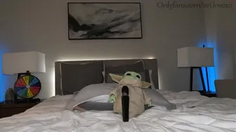 ari_lovexo chaturbate Sweet babe masturbates on the bed