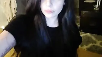 monrow Shy fan shows shaved cunt