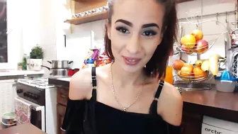 sweetdesire12 Cool chick plays prankster