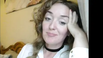 braingirl Lustful bitch is planting dildo in her pussy