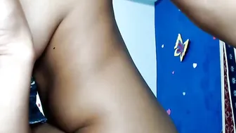 tom_and_ashly Big breasted slut gently wrestles pussy