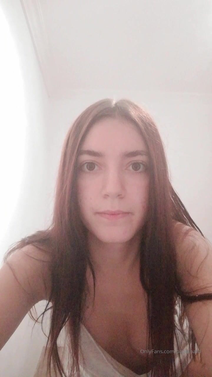 Paola Hard даёт в жопу парню потому что у него дорогая машина