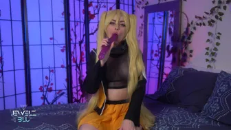 Jewelzblu onlyfans Naughty lady jerking off her pussy