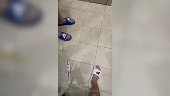 Mia Falls aka sundaebunsdae onlyfans Busty chick caresses big nipples