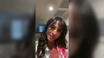 Ariella Ferrera aka ariellaferrera onlyfans Amazing chick masturbates shaved pussy