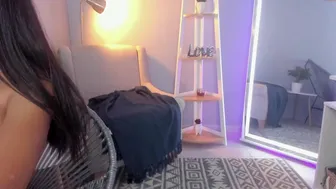 elza_fuentes chaturbate Russian beauty communicates in fries