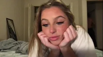 prettiboiflacko chaturbate  big breasted mamashka