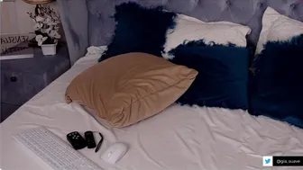 suavegia chaturbate  showed itself in all its glory