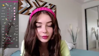 cutest_lol chaturbate  I shove a huge bottle in the ass