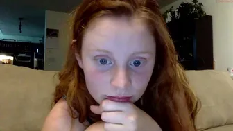 redheadedsweetheart chaturbate  gently fucks her pussy