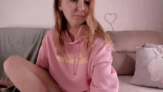 fluffy_hat chaturbate Cute babe masturbating cunt