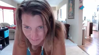 yursecret chaturbate  pounding her pussy with a big dildo