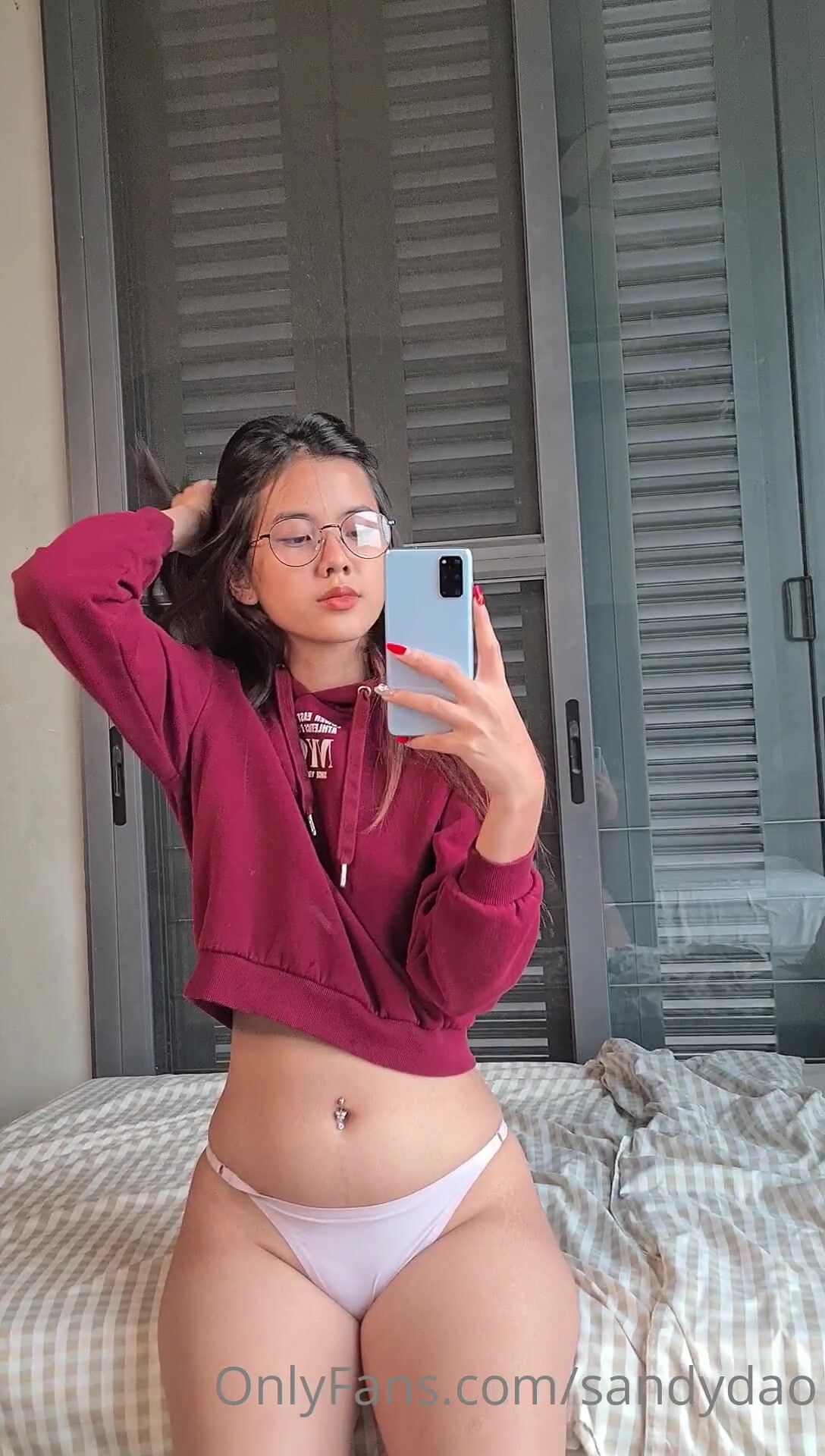 Sandydao onlyfans Luxurious slut recklessly pulls pussy