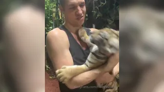 bwctravelvids onlyfans  red pampushechka jerks off