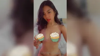 saddbaby onlyfans  jerking off her old pussy