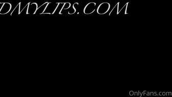 rileyreidx3 onlyfans Sexy ladies teasing shaved pussies