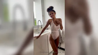 manirat_42 onlyfans Gorgeous mare fucks pussy with phallus