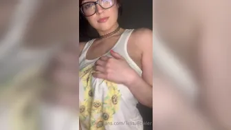 tessafowler onlyfans  ass flashes