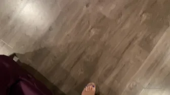 trishyland onlyfans  spread her legs and caresses herself