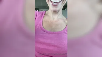 No Face Mom aka nofacemom77 onlyfans Vicious girls shows boobs