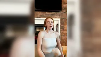 Robbi aka robbiocnl onlyfans Attractive curvy caresses shaved cunt