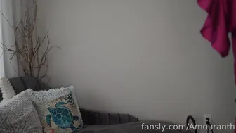 Amouranth onlyfans Mature doll shows off her cool ass