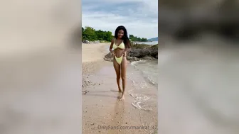 manirat_42 onlyfans Shy model masturbates cunt