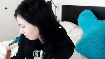 dawnwillow Cute chick having fun with sex toy