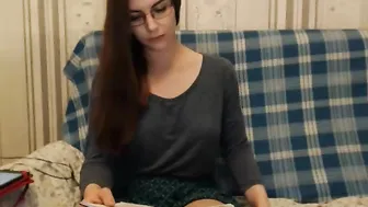 sweetteam Busty babe fucks herself in her pussy