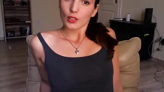 sweetmandyx Busty bitch jerks pussy with phallus